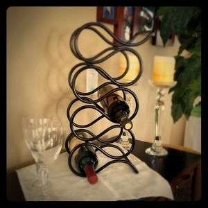Antiqued bronze wine wrack